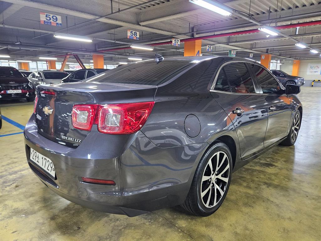 Chevrolet Malibu - Vista 6