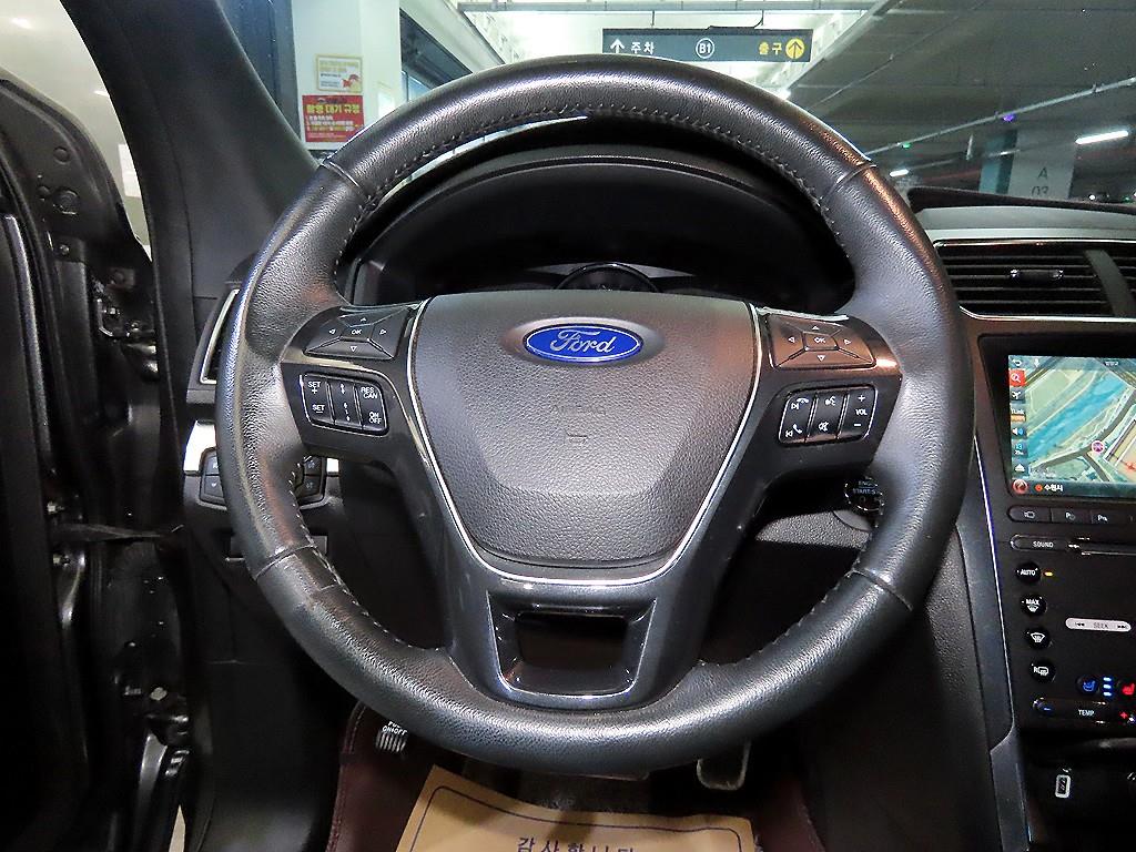 Ford Explorer - Vista 8
