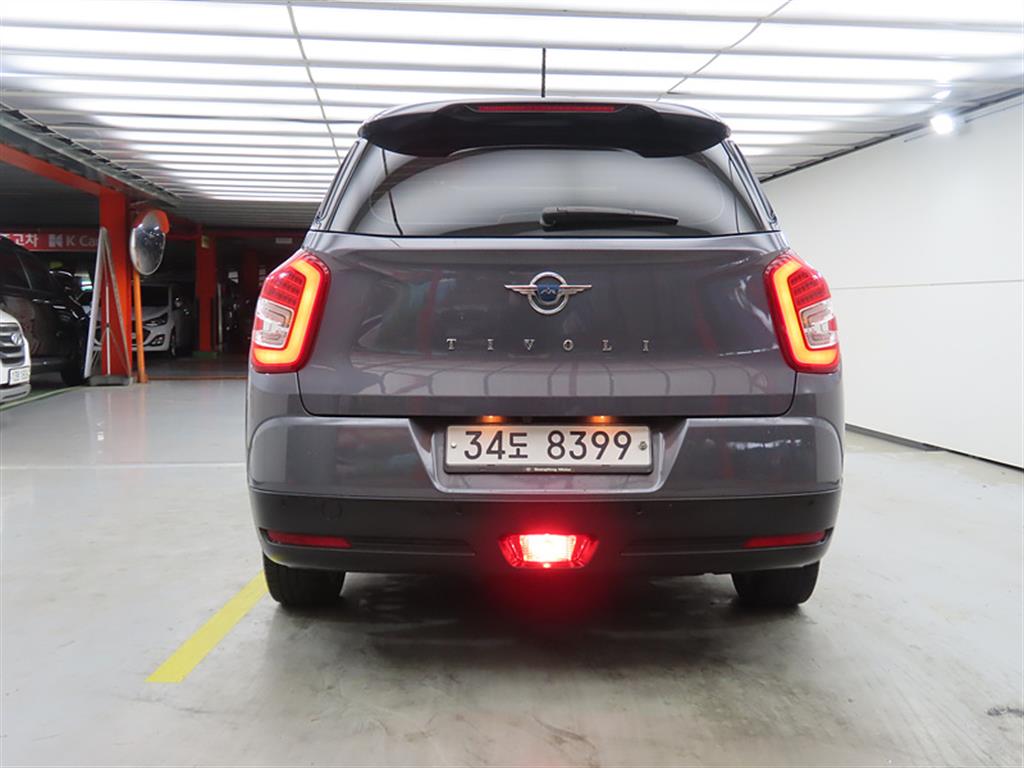 Ssangyong Tivoli - Vista 3