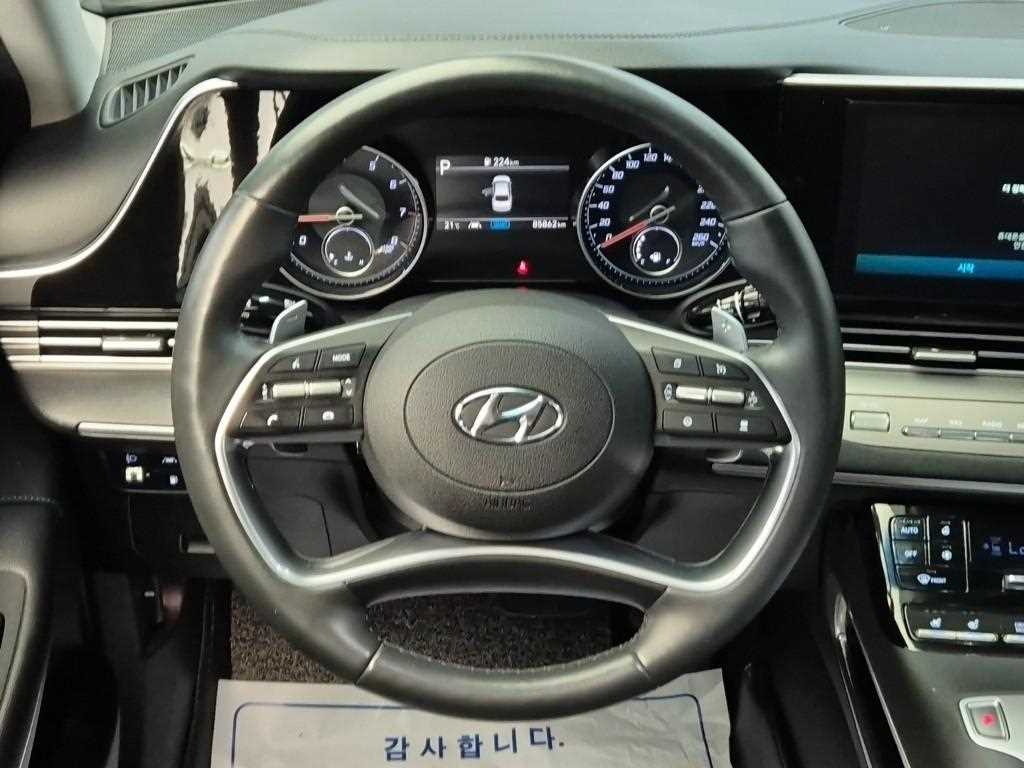 HYUNDAI Grandeur - Vista 9