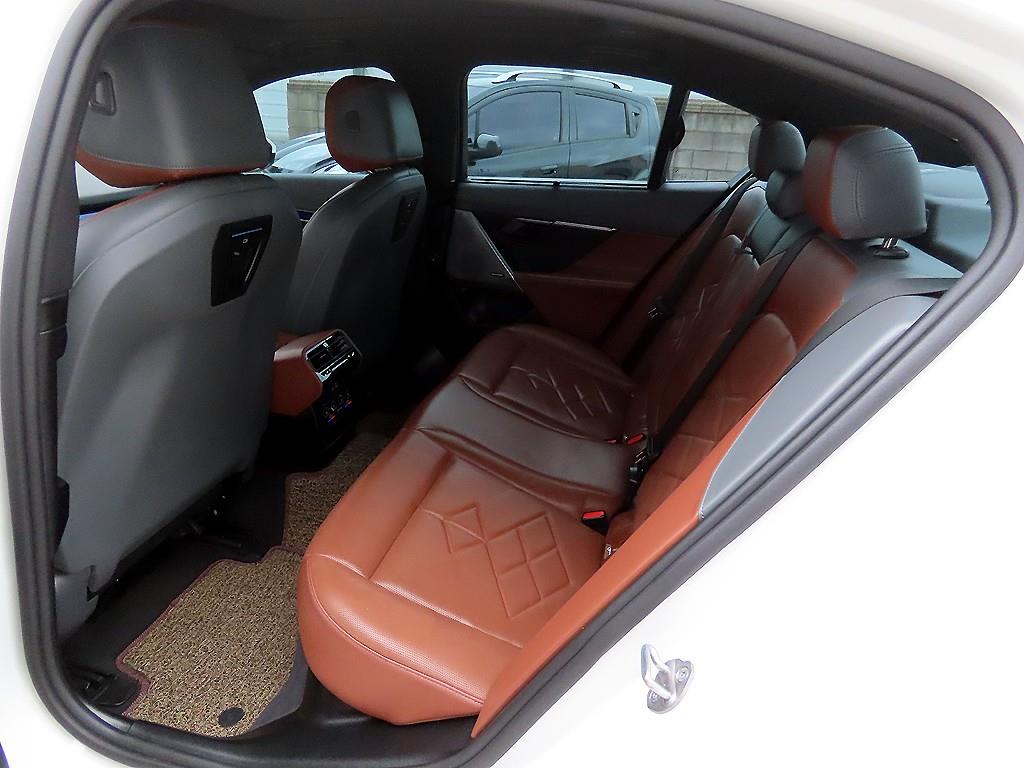 BMW 5 Series - Vista 6