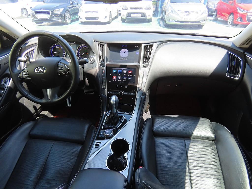 Infiniti Q - Vista 5
