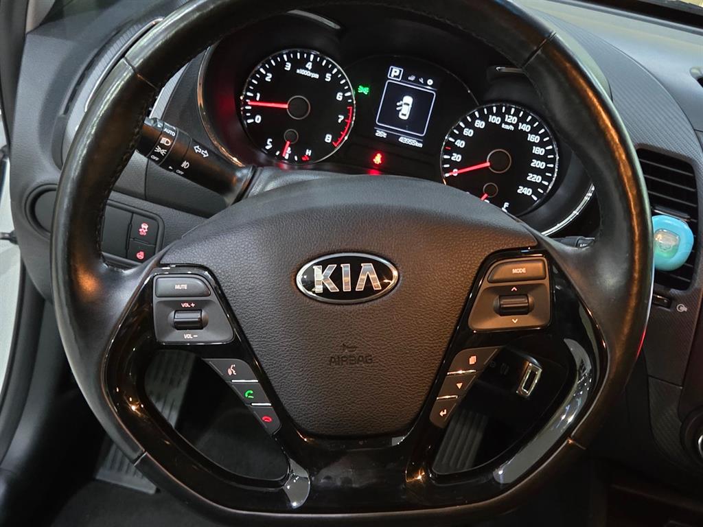 KIA K3 - Vista 9
