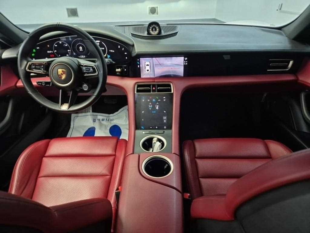 Porsche Taycan - Vista 7