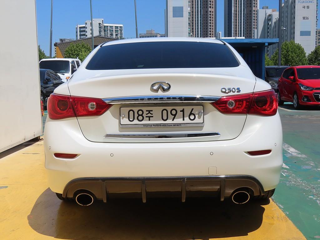 Infiniti Q - Vista 4