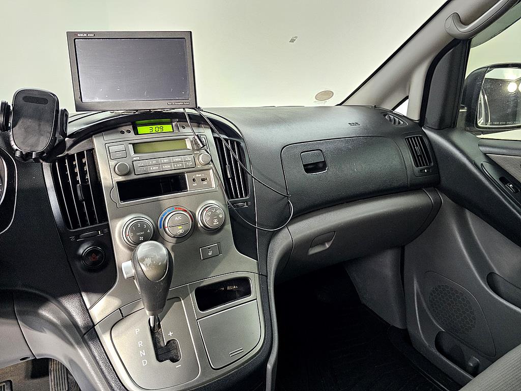 HYUNDAI Starex - Vista 9