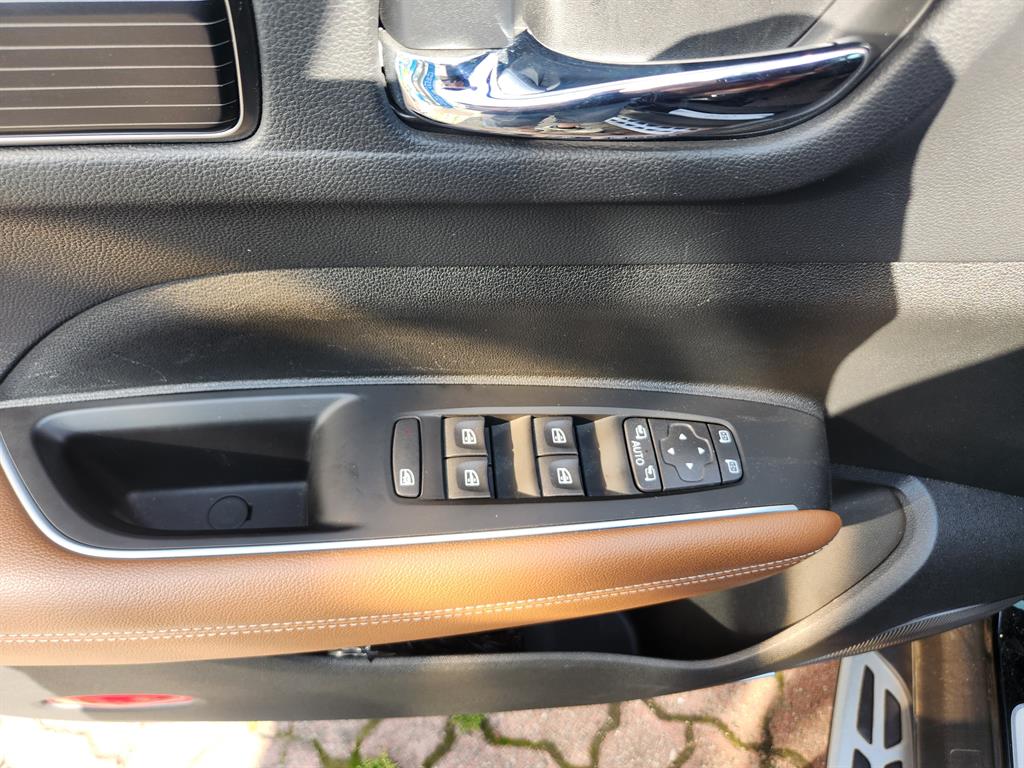 SAMSUNG QM6 - Vista 6