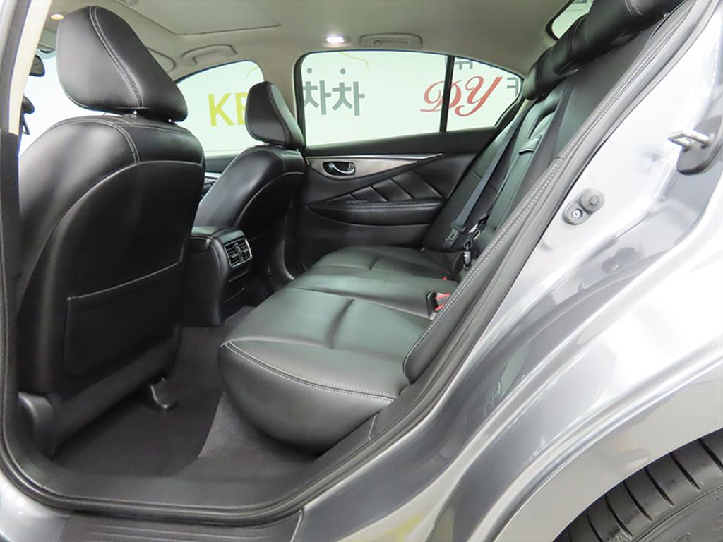 Infiniti Q - Vista 6