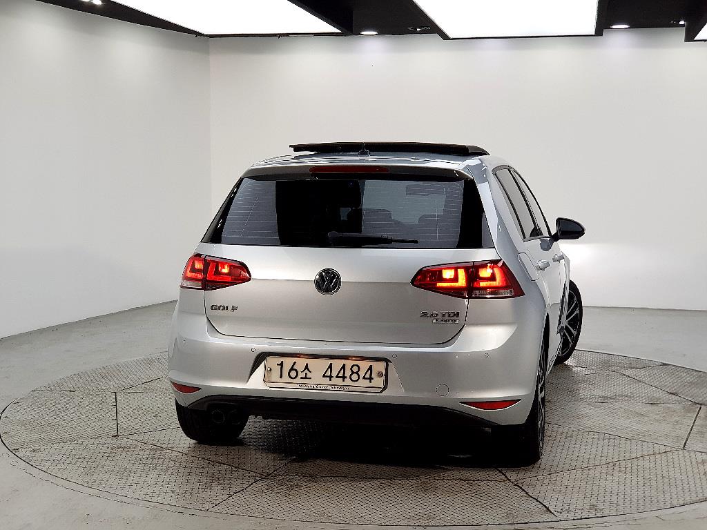 Volkswagen Golf - Vista 3