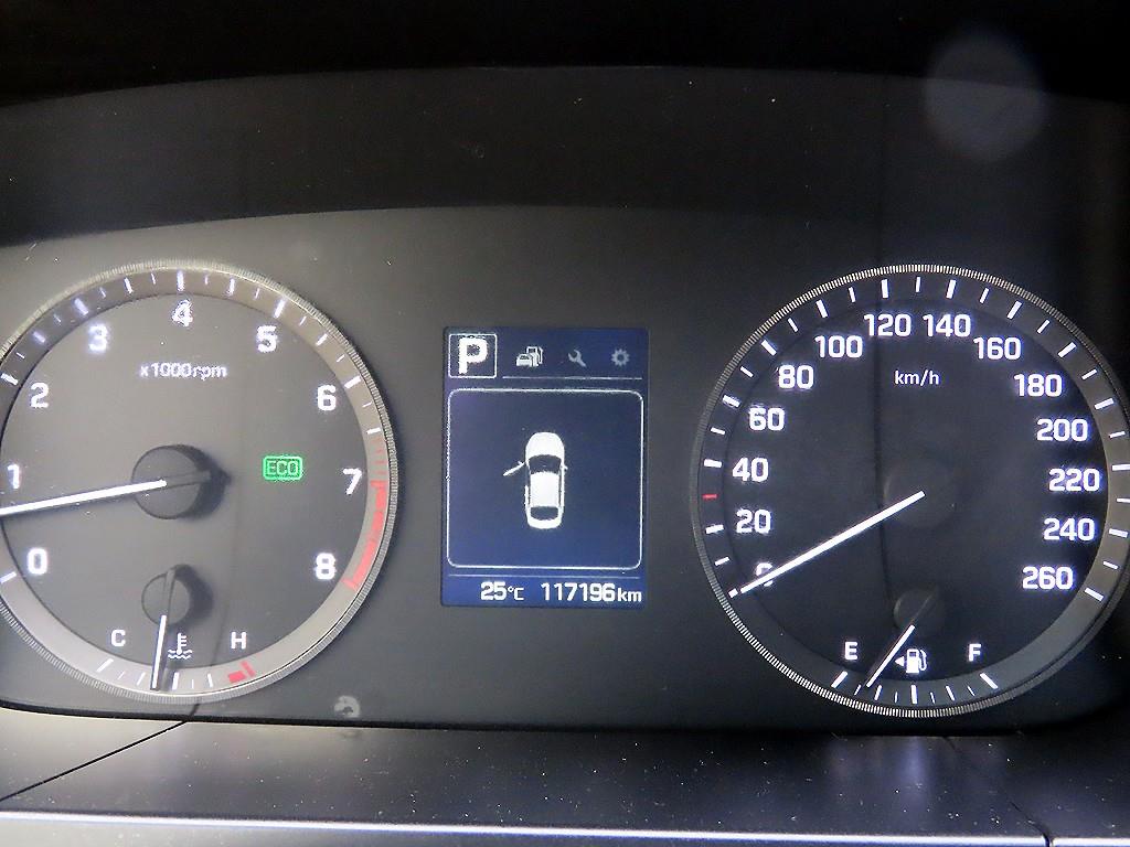 HYUNDAI Sonata - Vista 9