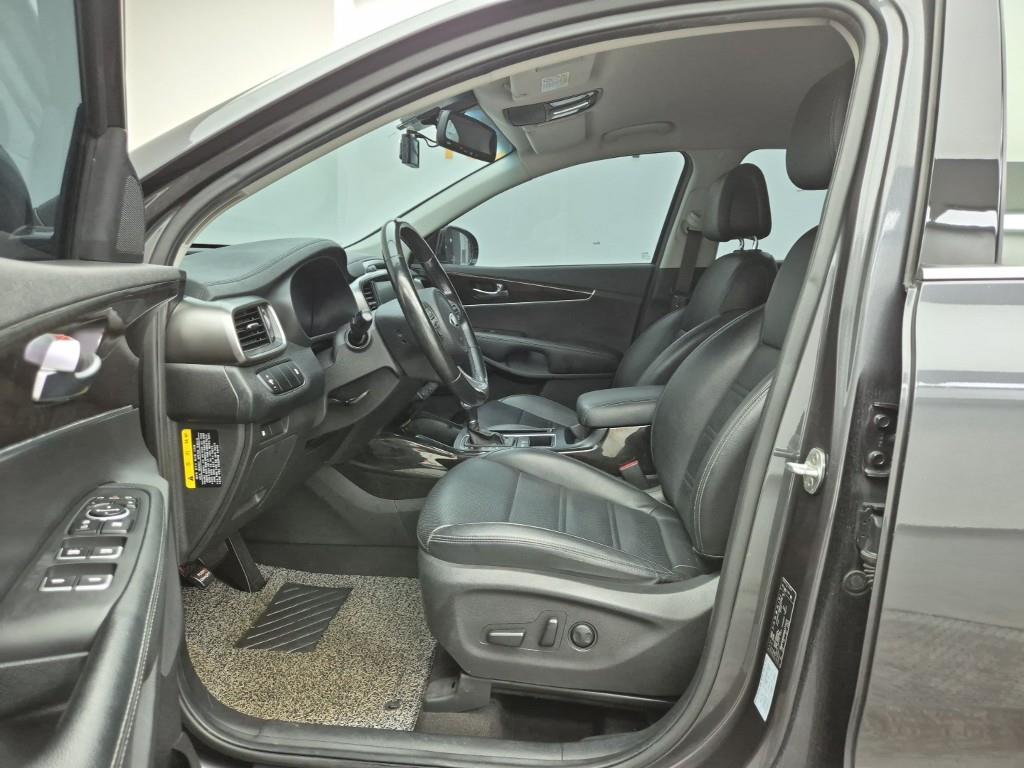 KIA Sorento - Vista 11