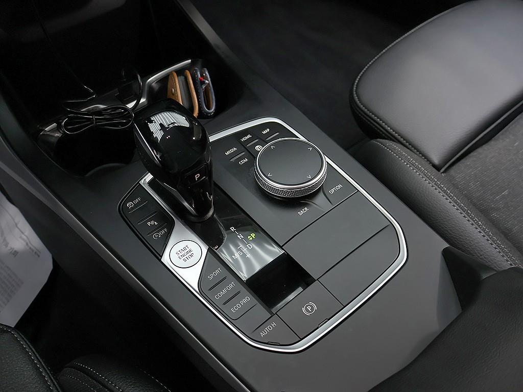 BMW 1 series 2020 Negro - Importación desde Corea - HF Imports Iquique - Foto 10