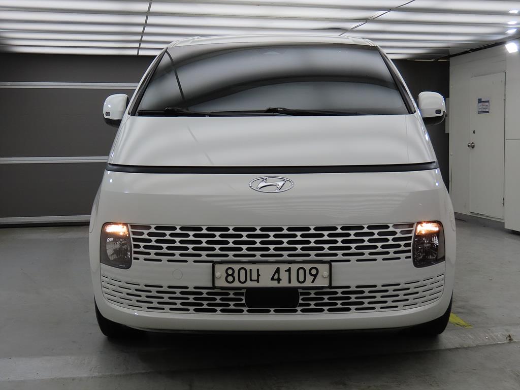 HYUNDAI Staria - Vista 2