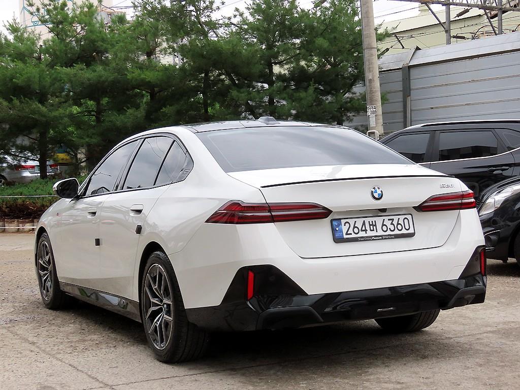 BMW 5 Series - Vista 3
