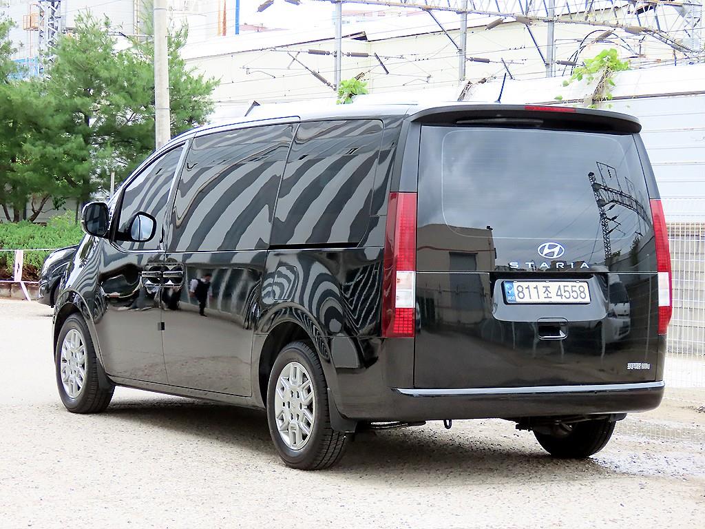 HYUNDAI Staria - Vista 3