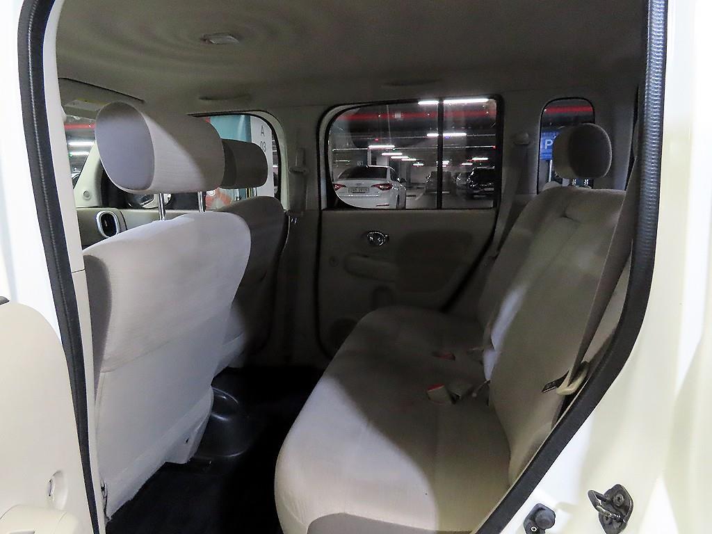 Nissan Cube - Vista 7
