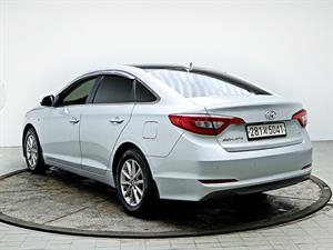 HYUNDAI Sonata - Vista 8