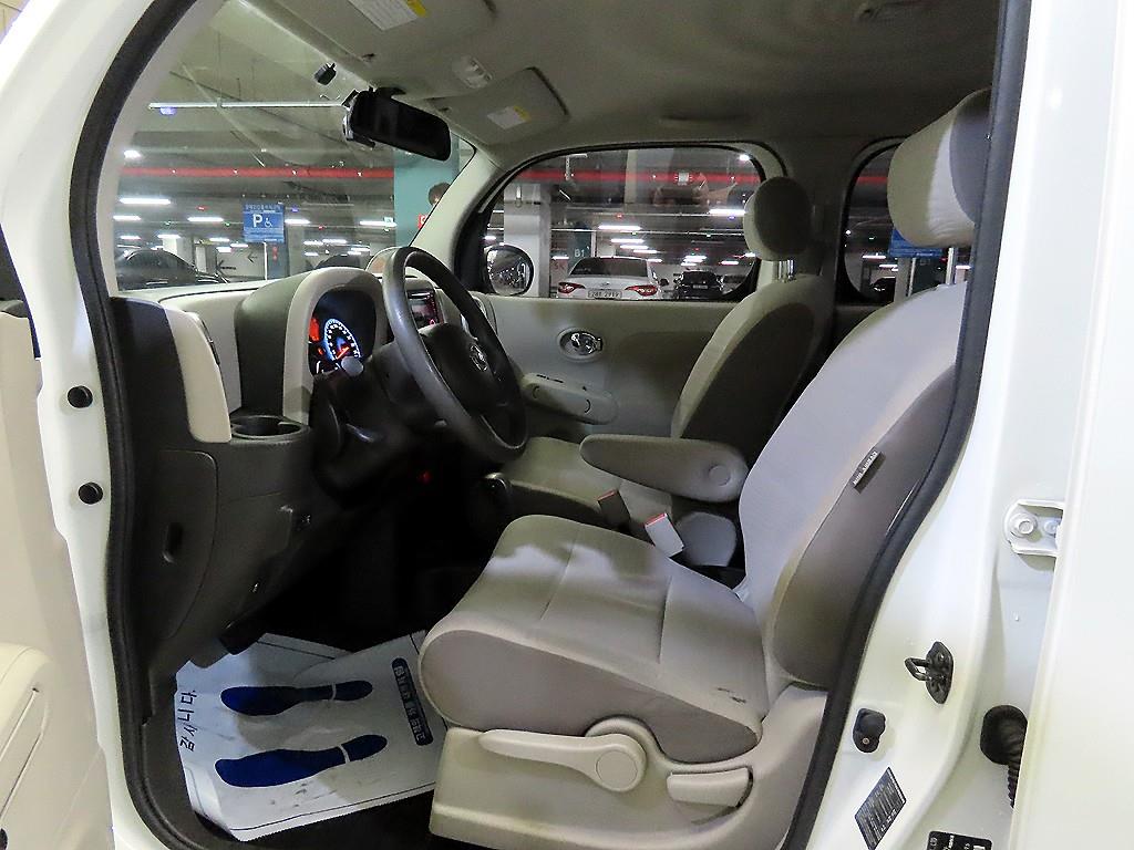 Nissan Cube - Vista 6