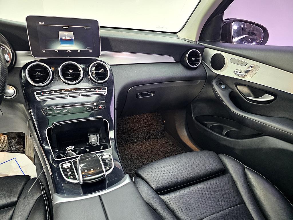 Mercedes Benz GLC Class - Vista 10