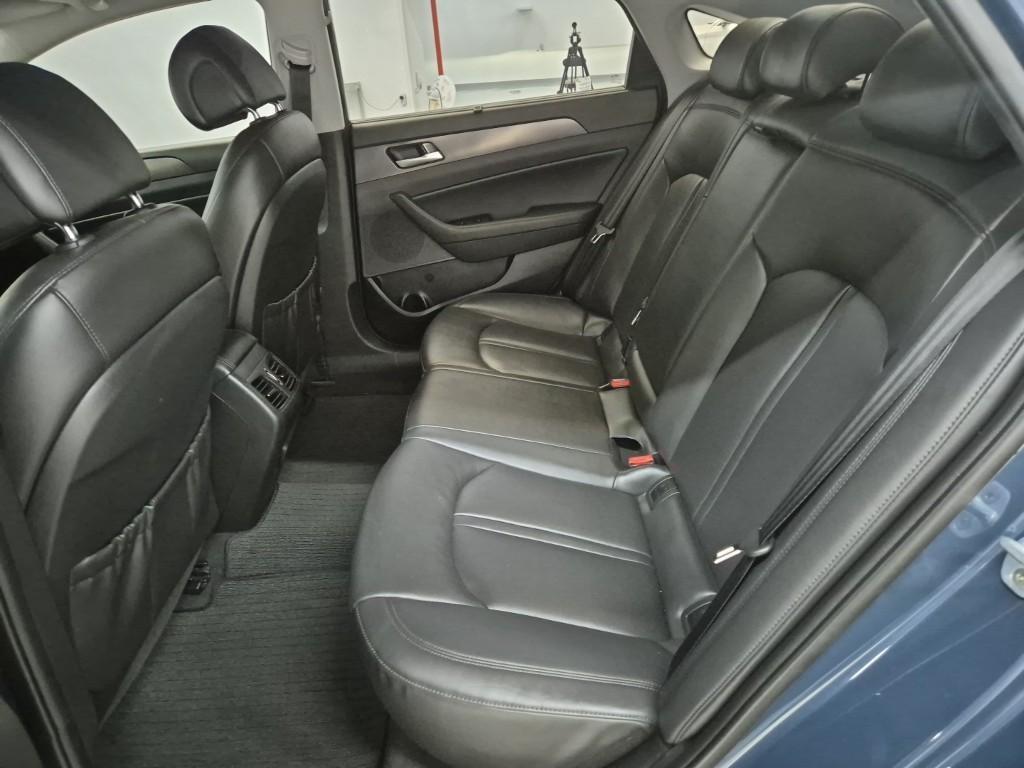 HYUNDAI Sonata - Vista 12