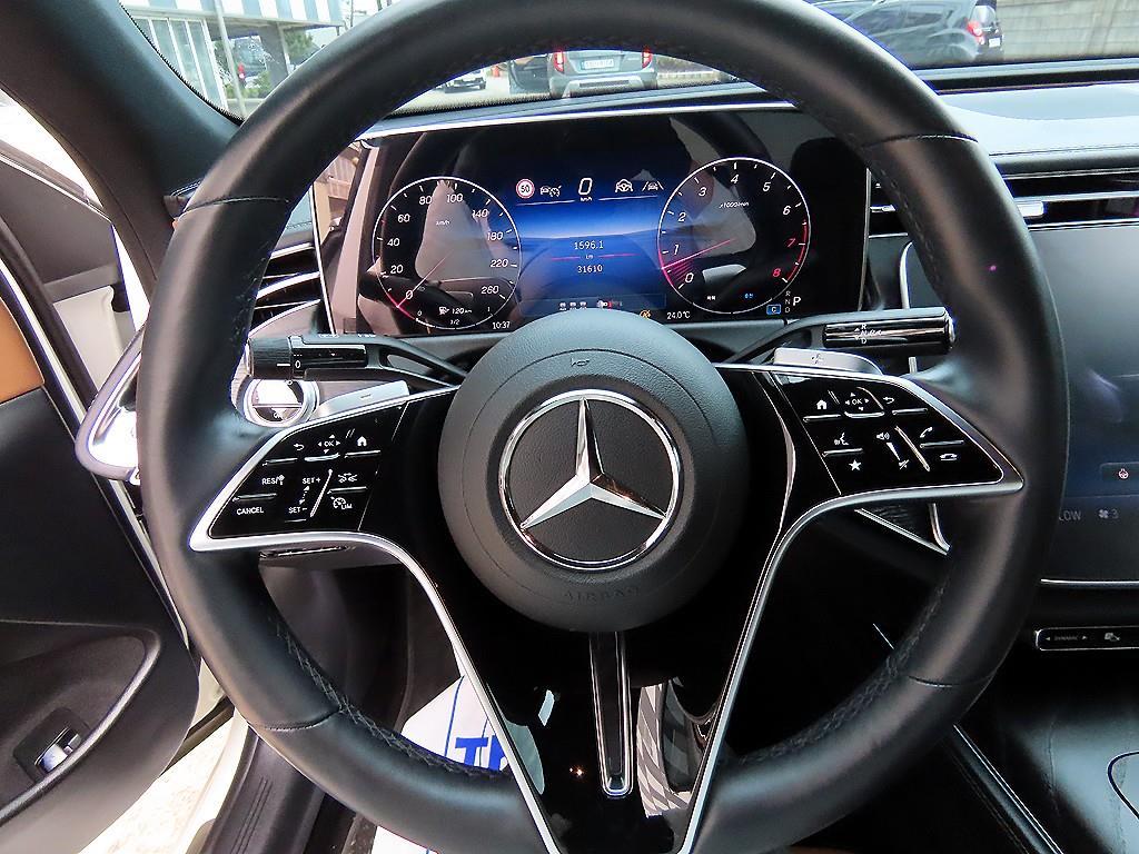 Mercedes Benz E class - Vista 8