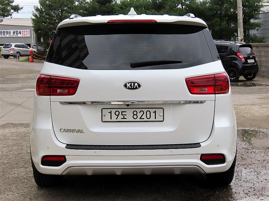 KIA Carnival - Vista 4