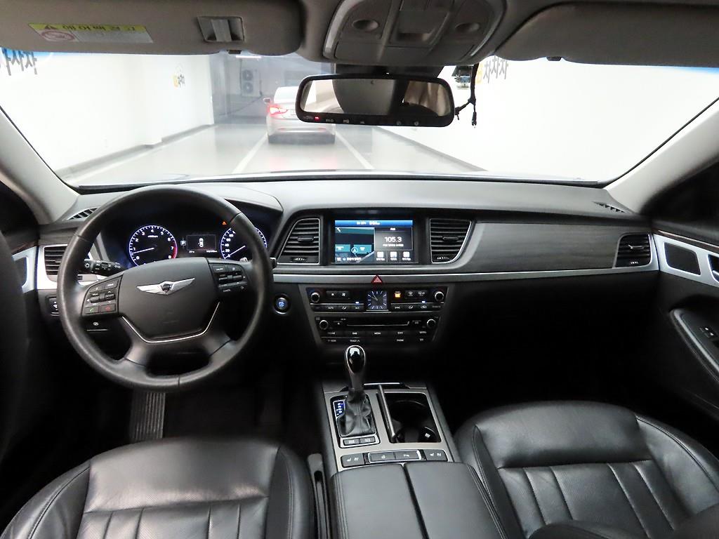 HYUNDAI Genesis - Vista 6