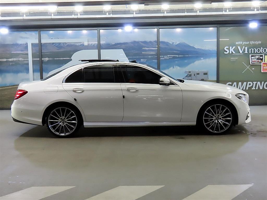 Mercedes Benz E class - Vista 3