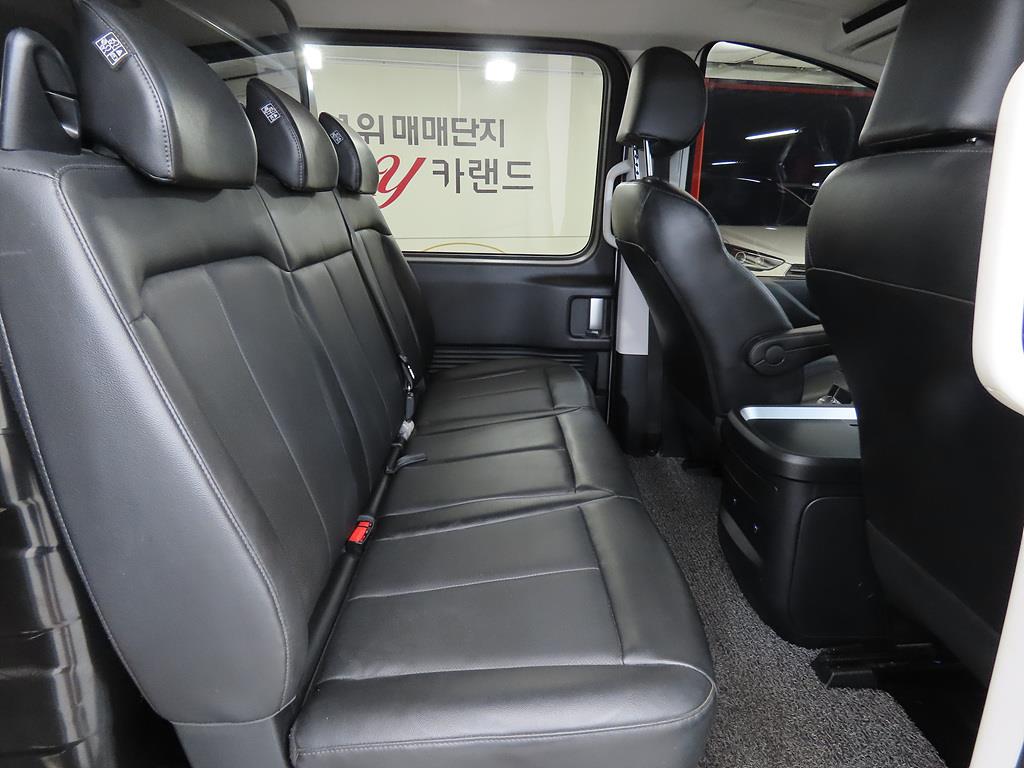 HYUNDAI Staria - Vista 6