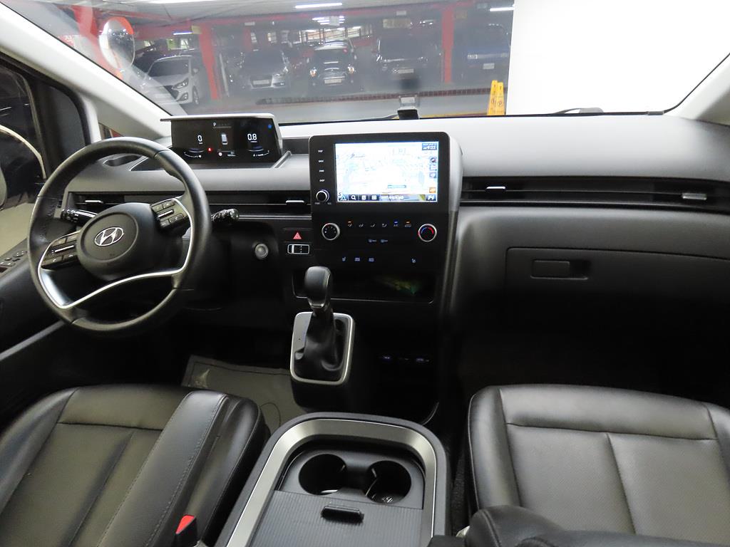 HYUNDAI Staria - Vista 5