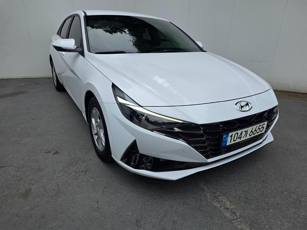 HYUNDAI Avante - Vista 2