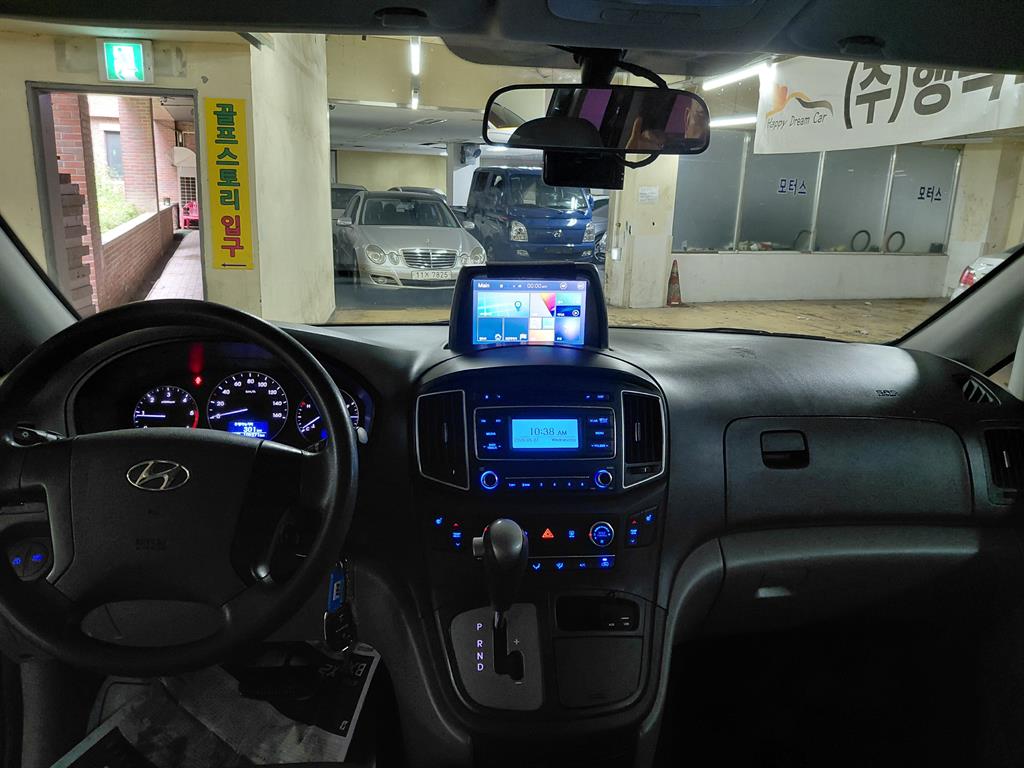 HYUNDAI Starex - Vista 7