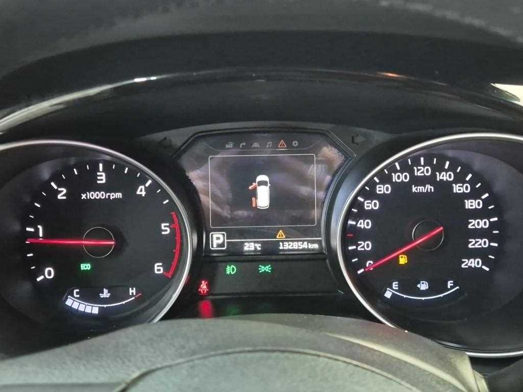 KIA Carnival - Vista 6