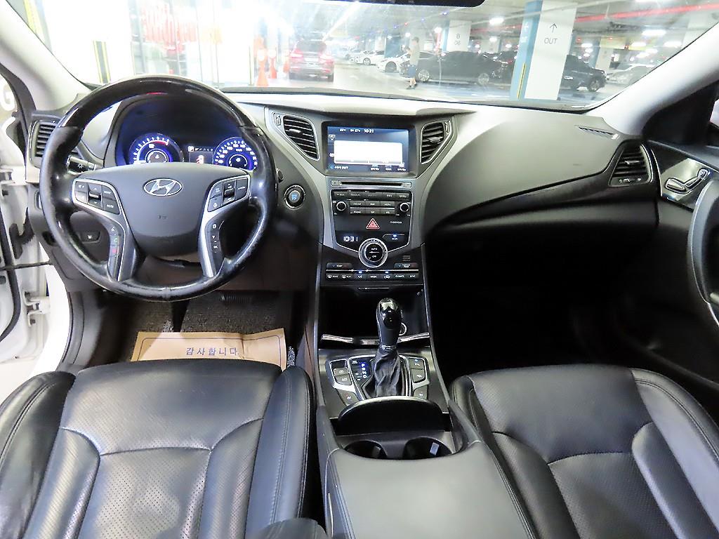 HYUNDAI Grandeur - Vista 10