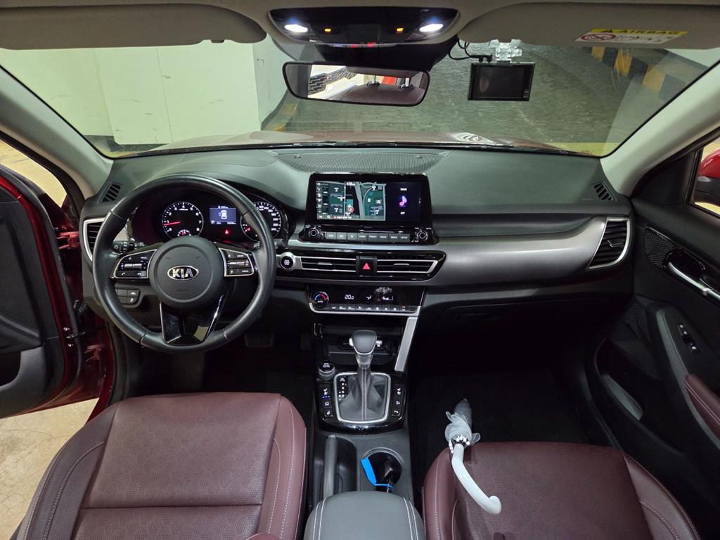 KIA Seltos - Vista 8