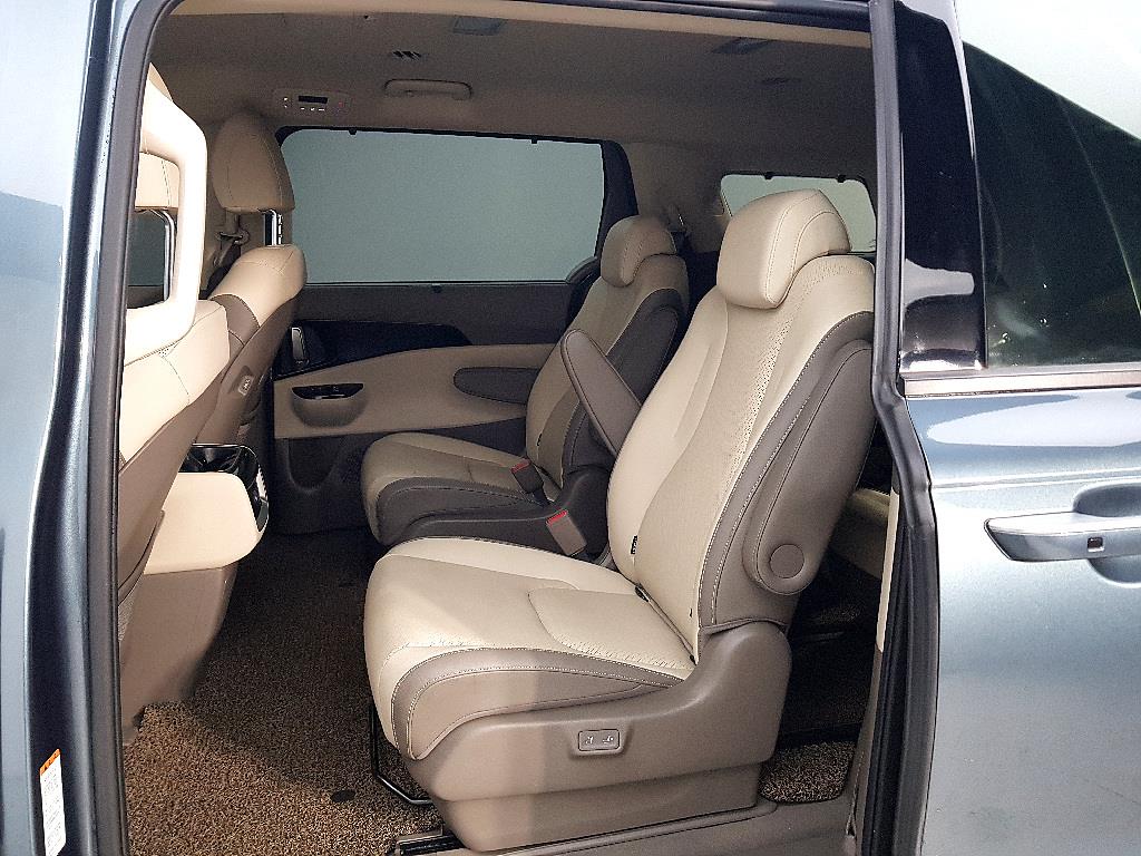 KIA Carnival - Vista 9