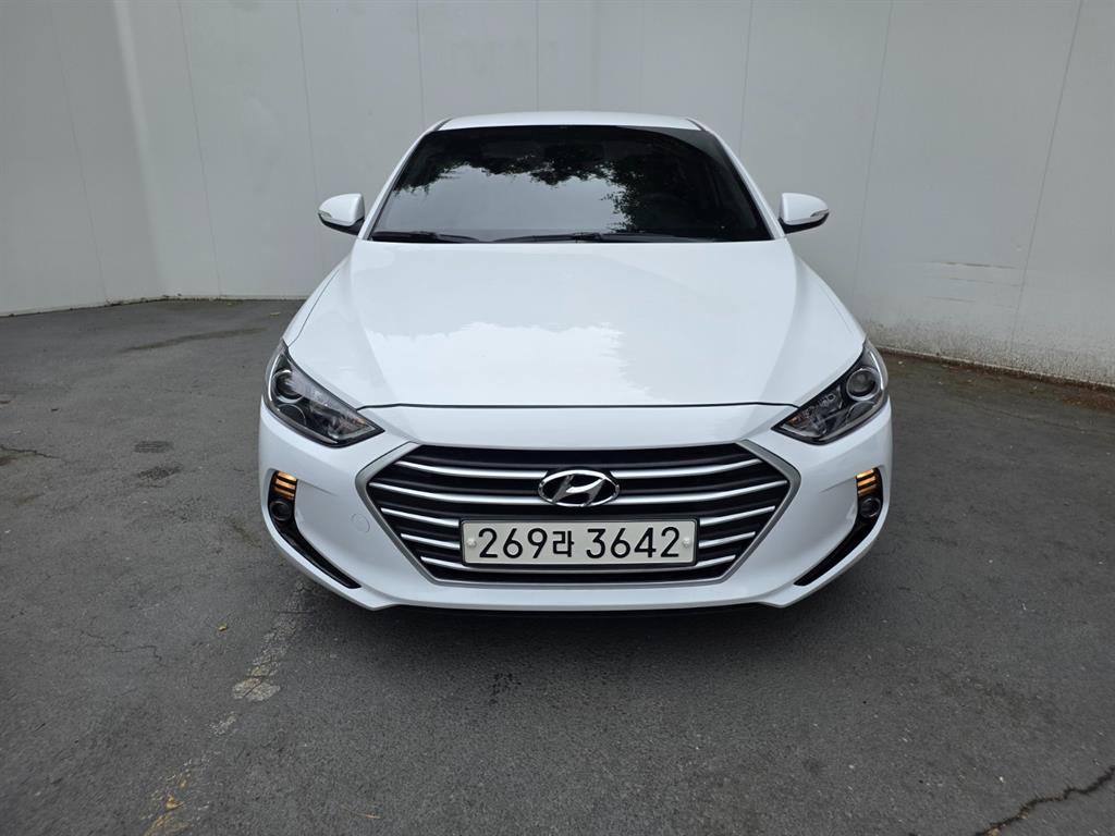 HYUNDAI Avante 2017 Blanco - Importación desde Corea - HF Imports Iquique - Foto 1