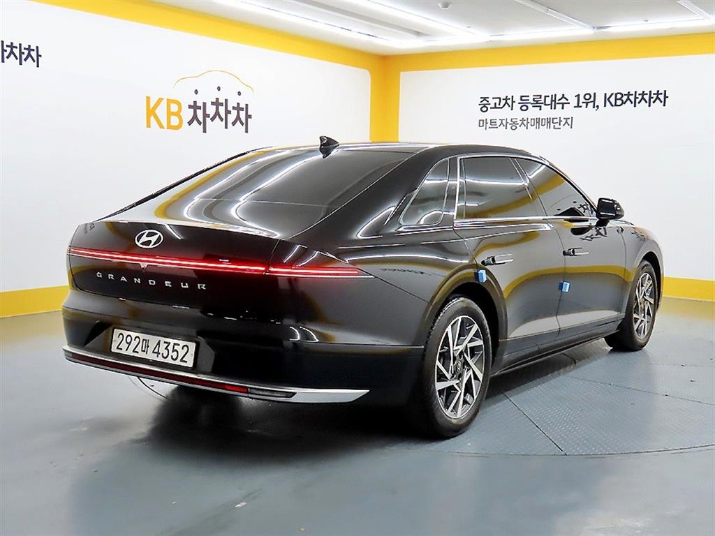 HYUNDAI Grandeur - Vista 4