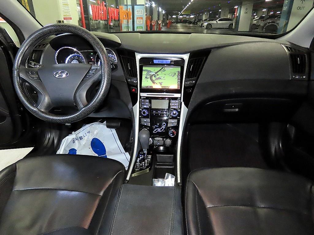 HYUNDAI Sonata - Vista 10