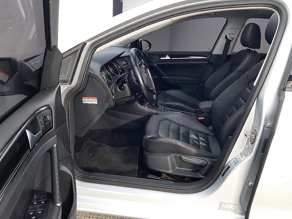 Volkswagen Golf - Vista 8