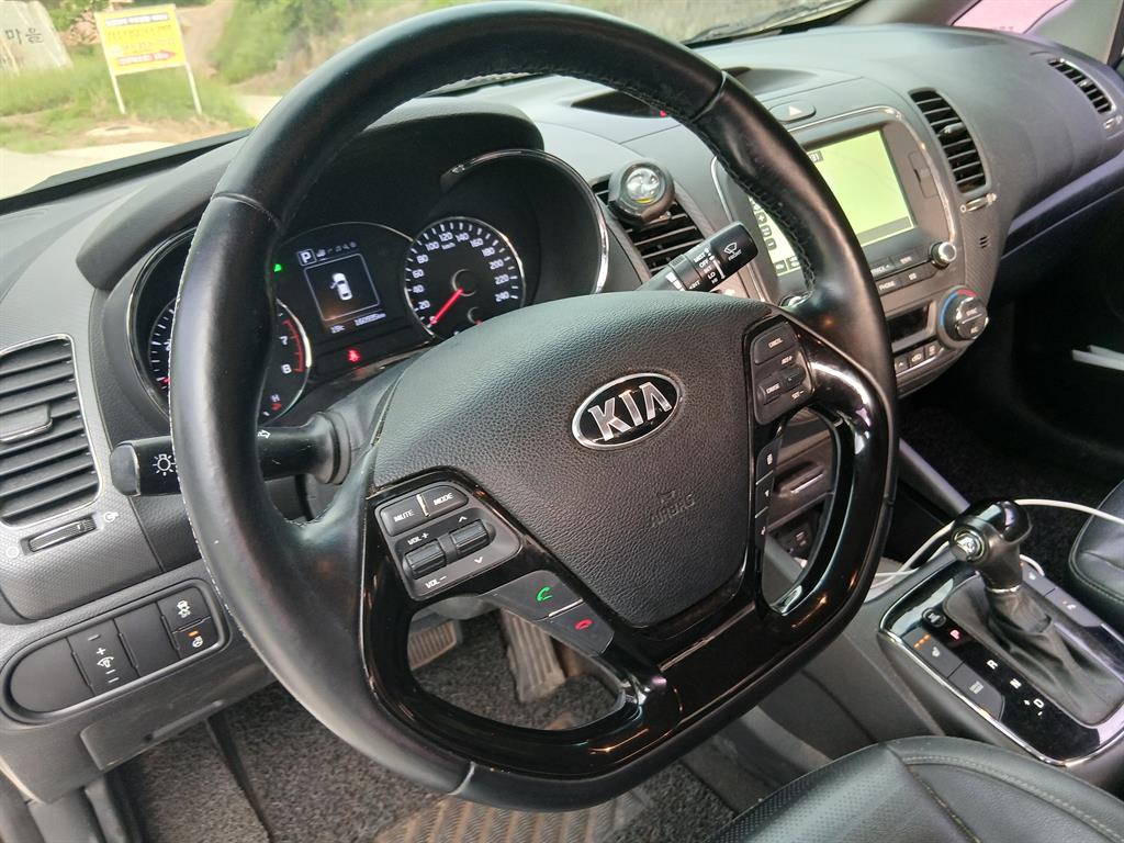 KIA K3 2016 Blanco - Importación desde Corea - HF Imports Iquique - Foto 17