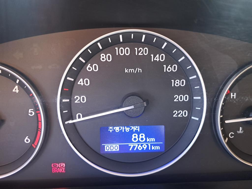 HYUNDAI Starex - Vista 5