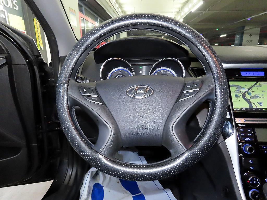 HYUNDAI Sonata - Vista 8