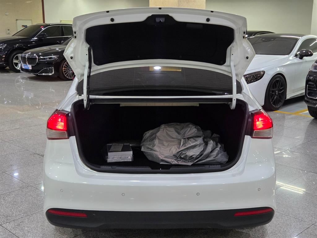 KIA K3 2018 Blanco - Importación desde Corea - HF Imports Iquique - Foto 19
