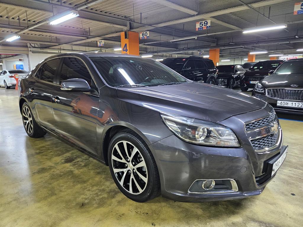 Chevrolet Malibu - Vista 3