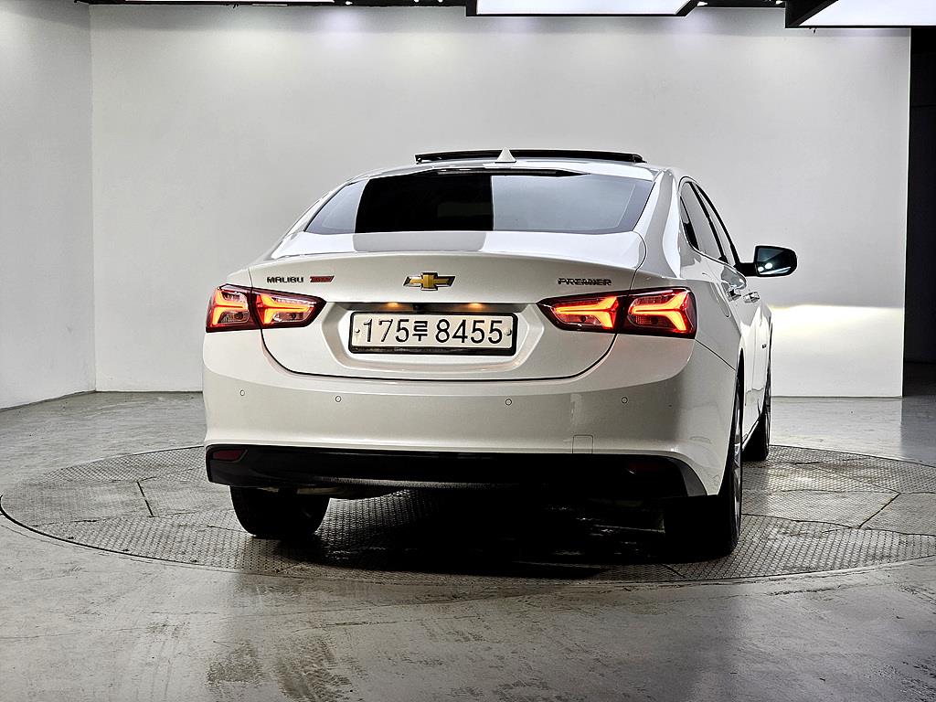 Chevrolet Malibu - Vista 3