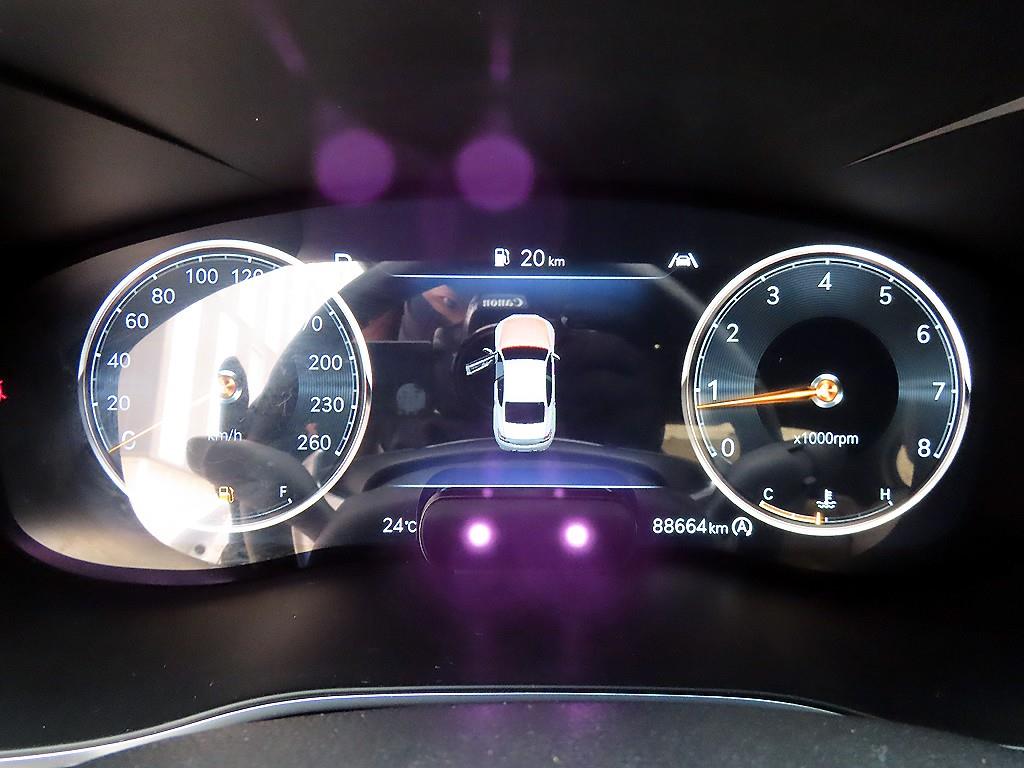 Genesis G70 - Vista 8