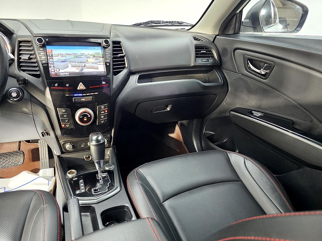 Ssangyong Tivoli - Vista 10