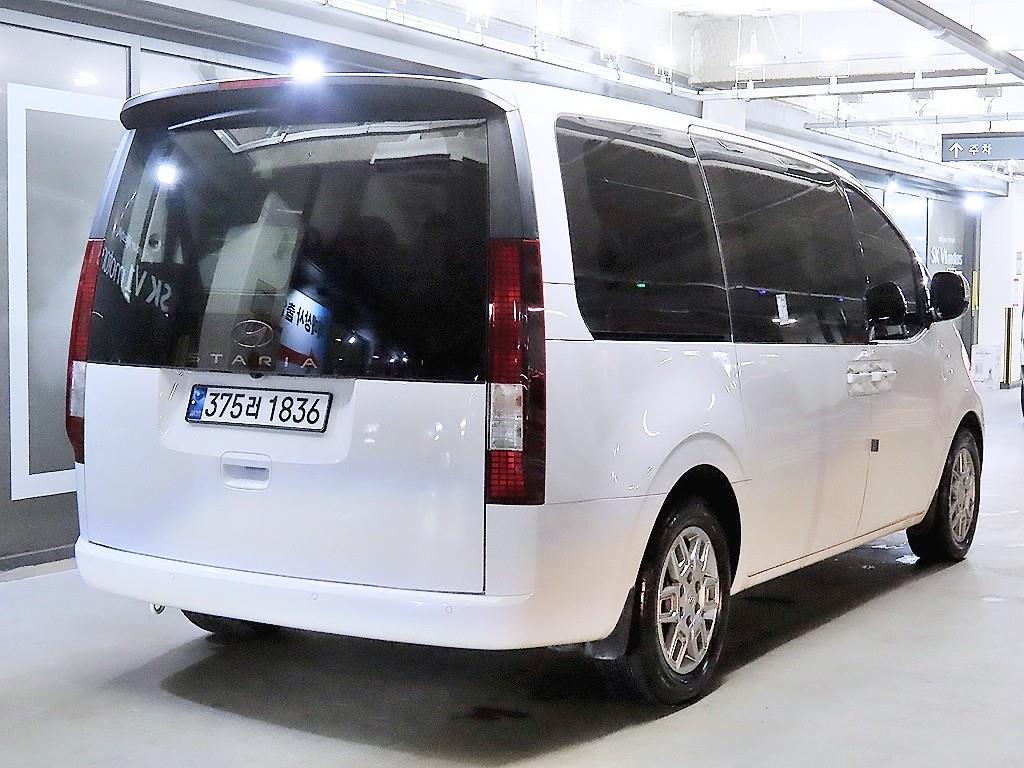 HYUNDAI Staria - Vista 4