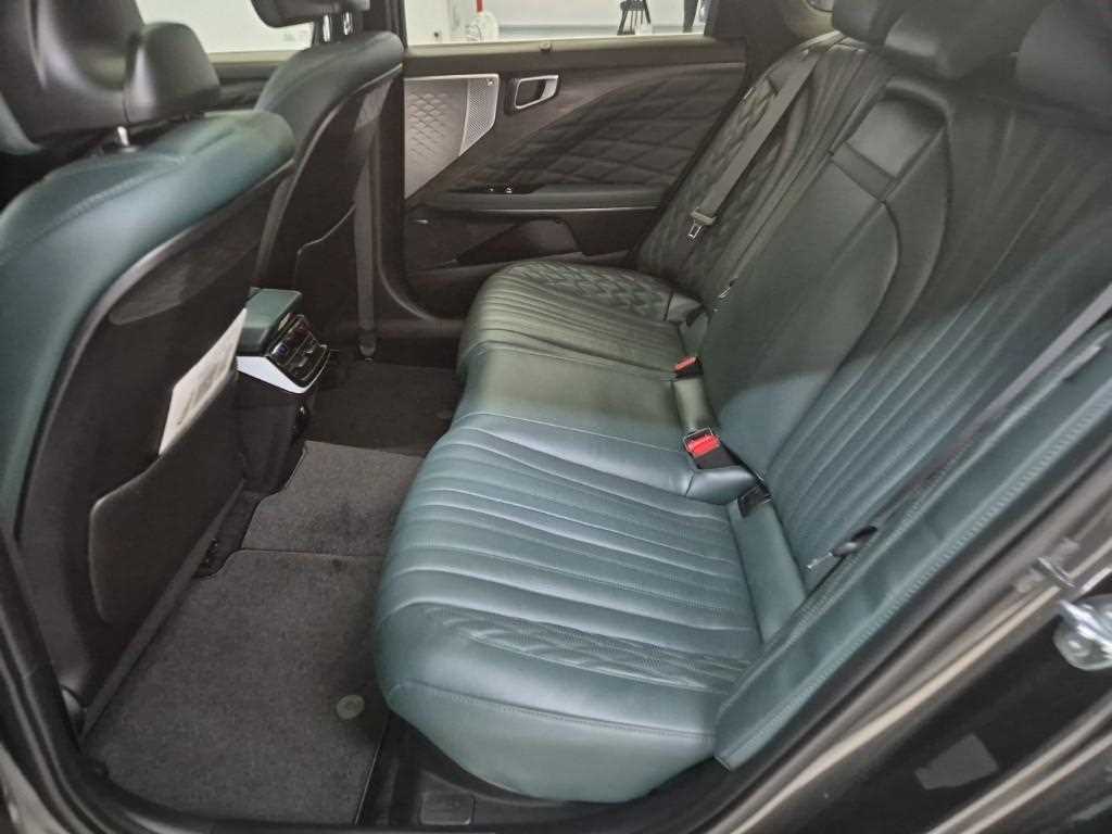 KIA K8 - Vista 12